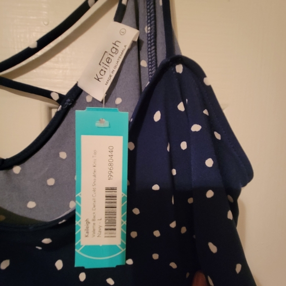 Navy cold shoulder top large - Picture 3 of 3